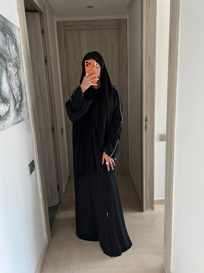 عباية سوداء أنيقة