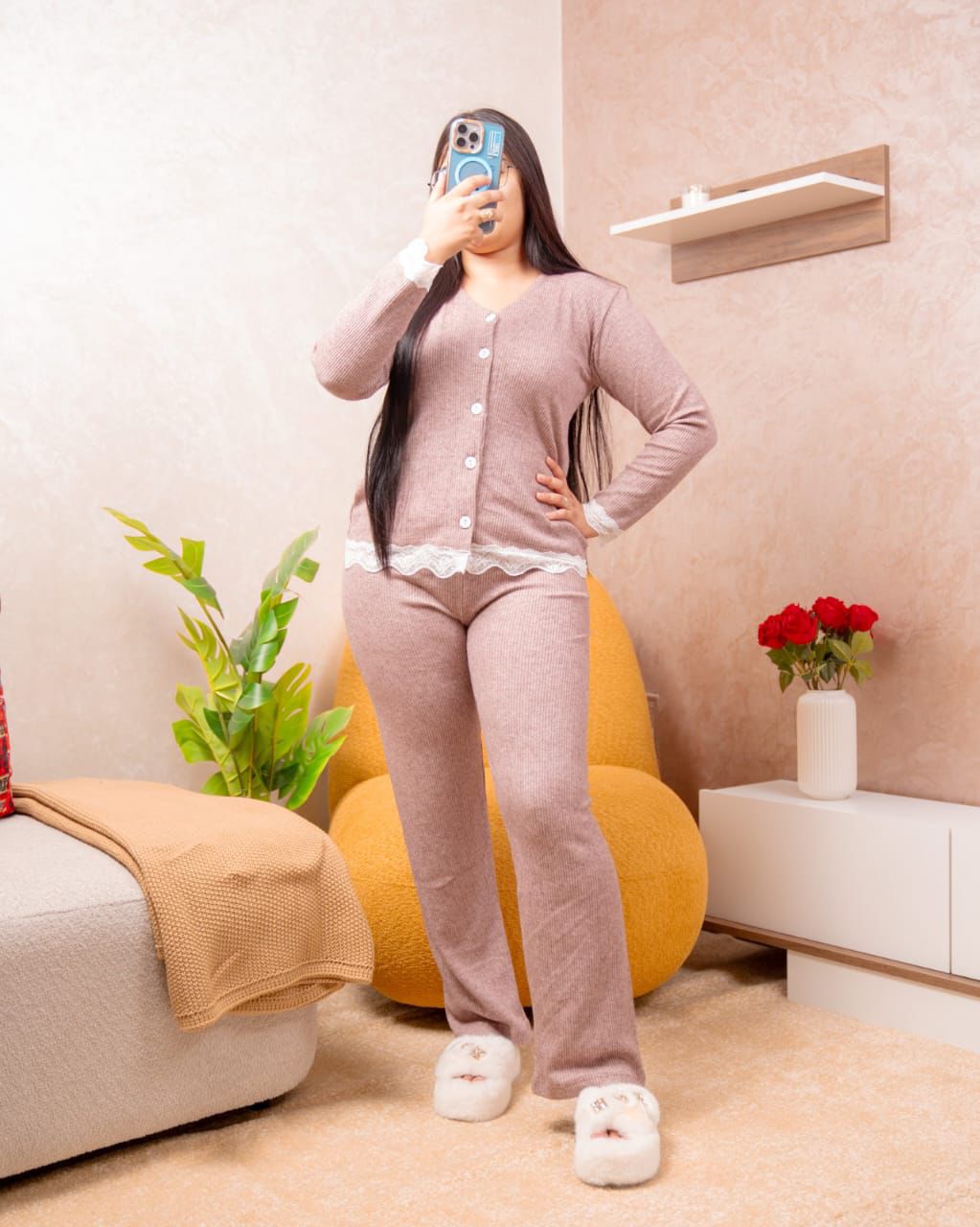 بيجاما من قطعتين من الدانتيل بدون جيوب